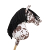 Hobby Horse Großes Pferd auf Stock Premium - Tarant-A3 mit braunen Punkten und einer schwarzen Mähne.