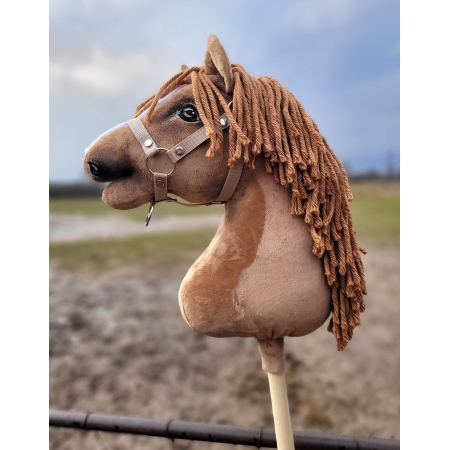 Hobby Horse Großes Pferd auf Stock Premium - helle Kastanie Pferd A3