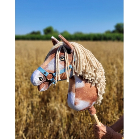 Hobby Horse Großes Pferd auf Stock Premium - Tobiano bay horse with a beige mane A3