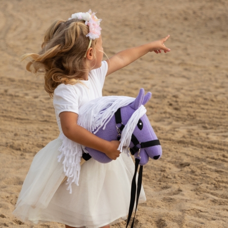 Hobby Horse Pferd auf Stock mit Halfter und Zügel A5 -Lavendel